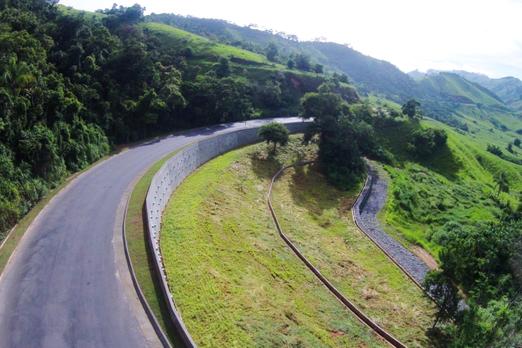 RJ 160 KM-42 - CANTAGALO (1).jpg