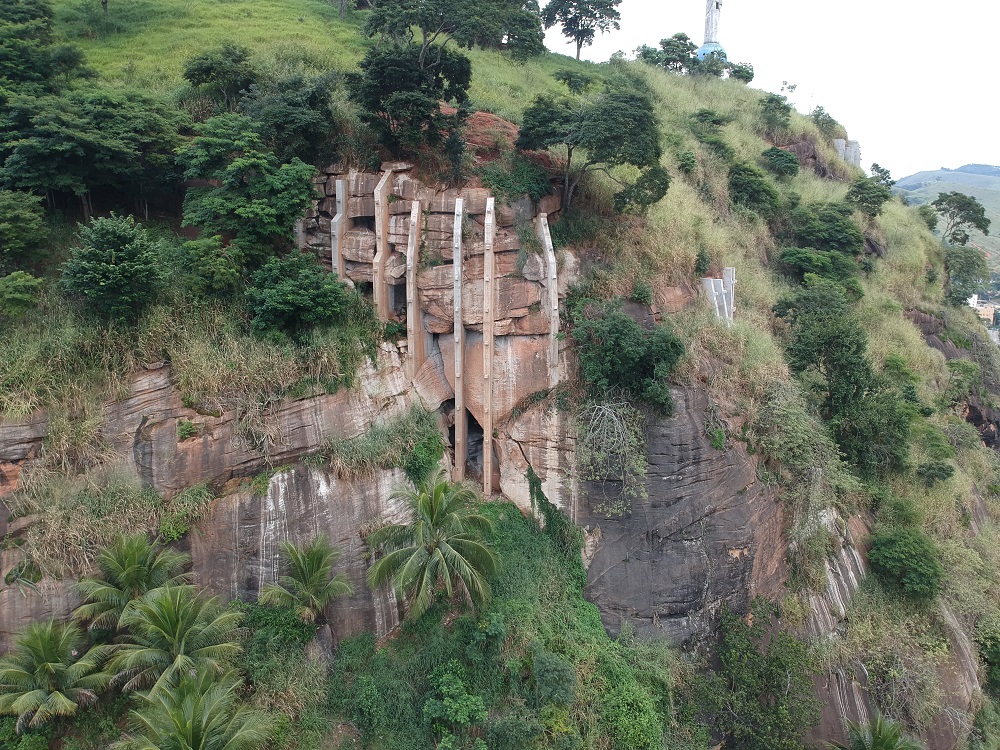 Contrafortes Rochas Fragmentadas Morro da Palha_r00.JPG