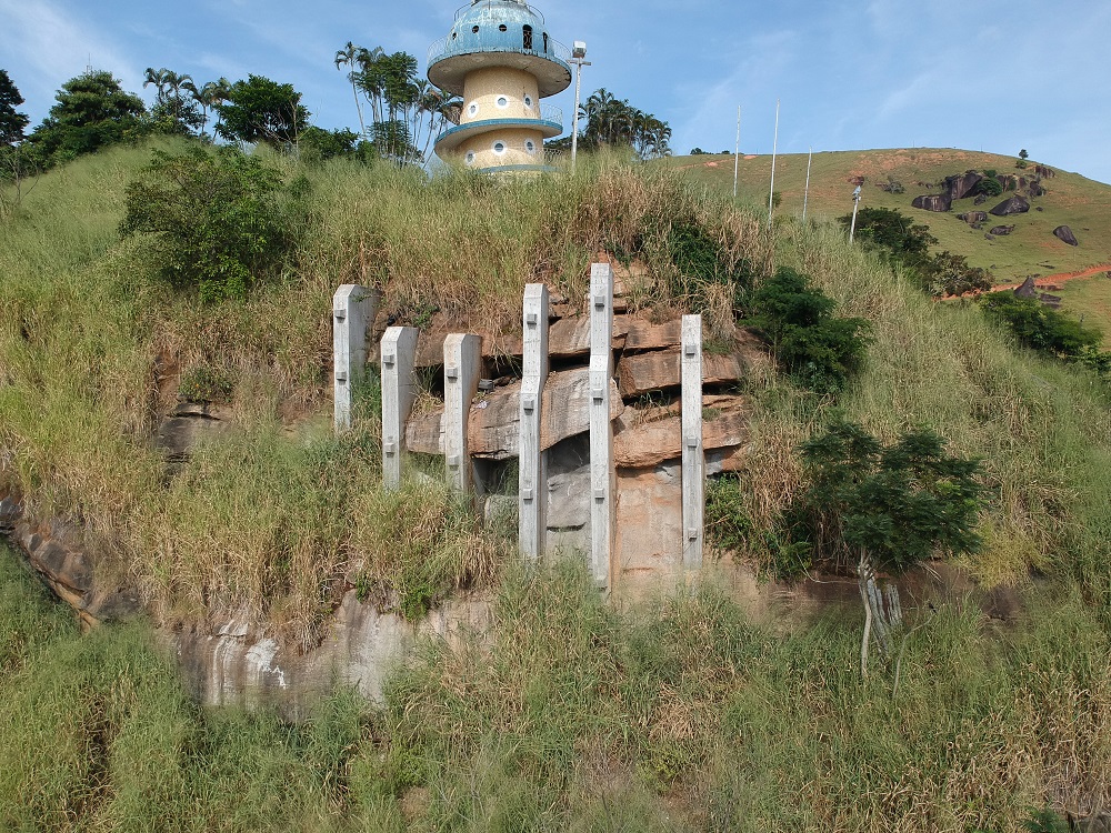 Contraforte Rochas do Morro do Cristo.JPG